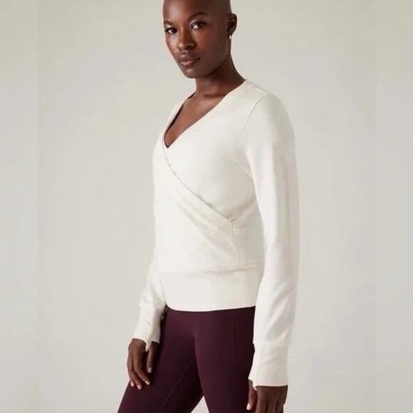 Athleta Recharge Sweatshirt in Cream – Size XS - Picture 10 of 10